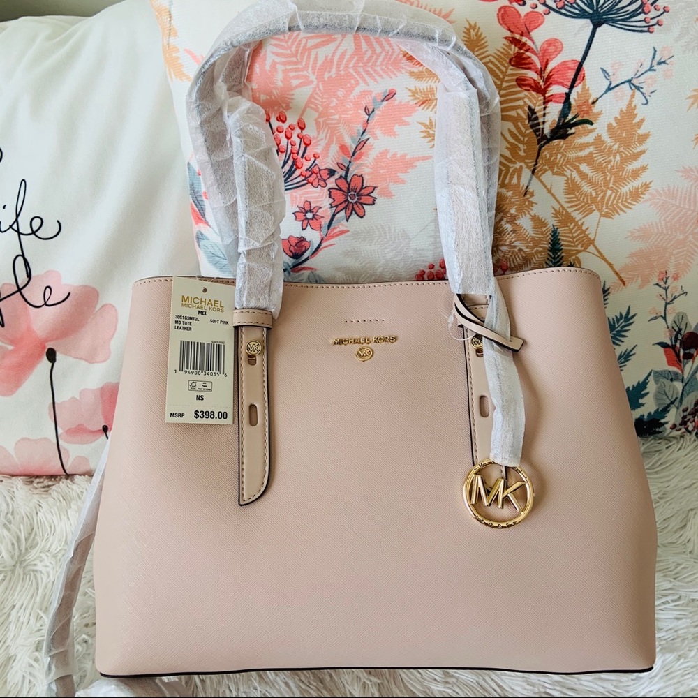 ‼️SOLD‼️MICHAEL KORS MEL TOTE - Picture 1 of 10